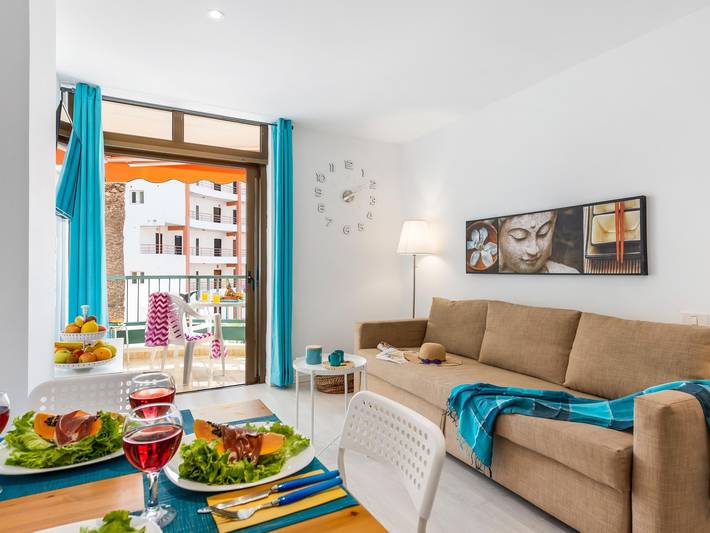 Ferienwohnung für 4 Personen, mit Meerblick und Balkon sowie Kinderpool und Pool in Los Cristianos