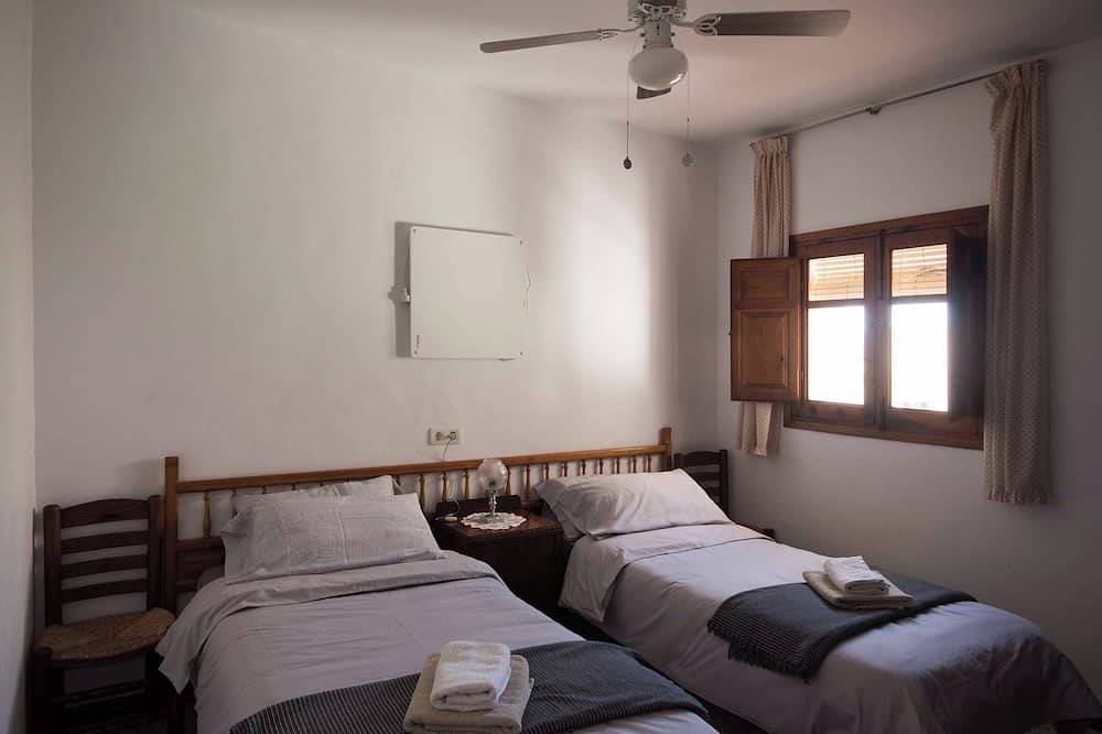 Entire apartment, Enjoy amazing views from this 3 Bdr Top floor Apartment in Álora, Málaga Province