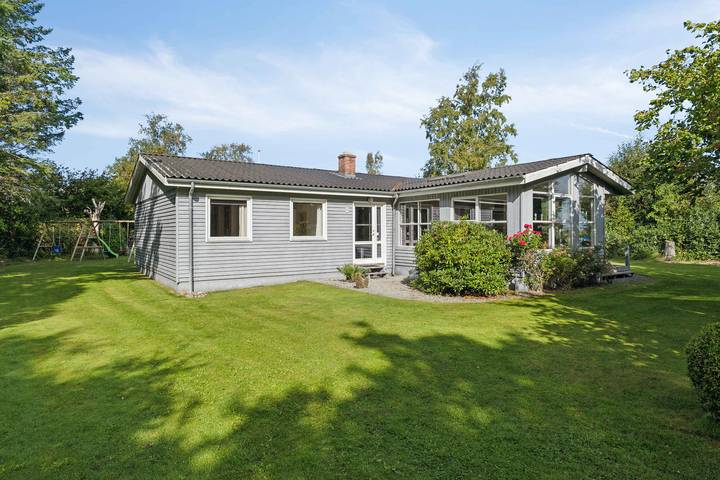 Ferienhaus für 8 Personen, mit Sauna und Seeblick sowie Garten - 1