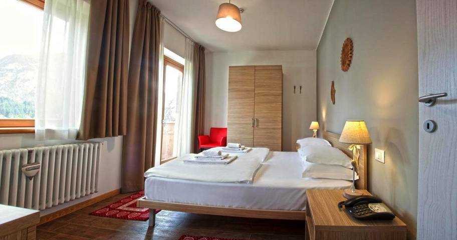 Location de vacances pour 2 personnes, avec vue ainsi que jardin et sauna, animaux acceptés à Sappada - 2