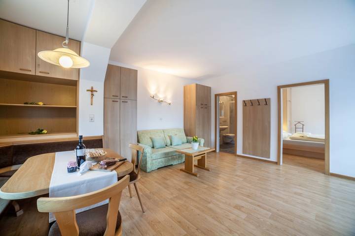 Ganze Wohnung, Ferienwohnung 'Residenz Pichler 6' mit Bergblick, Terrasse & Wlan in Stubaier Alpen, St. Leonhard in Passeier