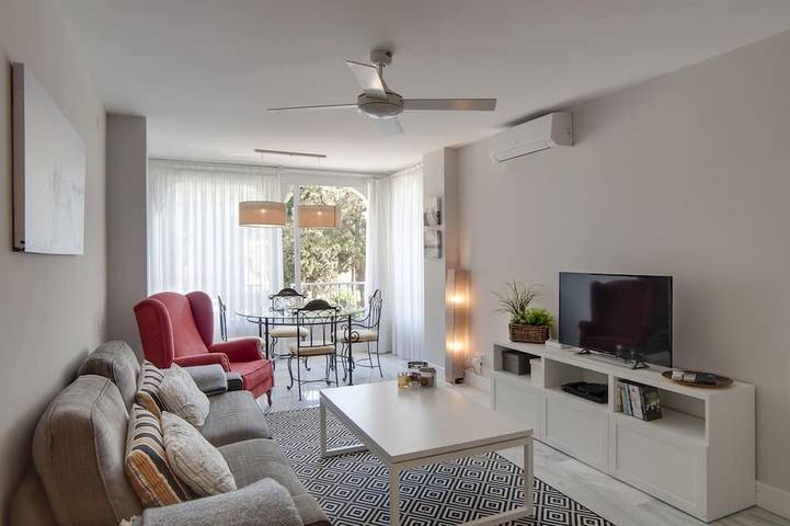 Vakantieappartement voor 2 personen, with zwembad and tuin as well as balkon in Puerto Banús
