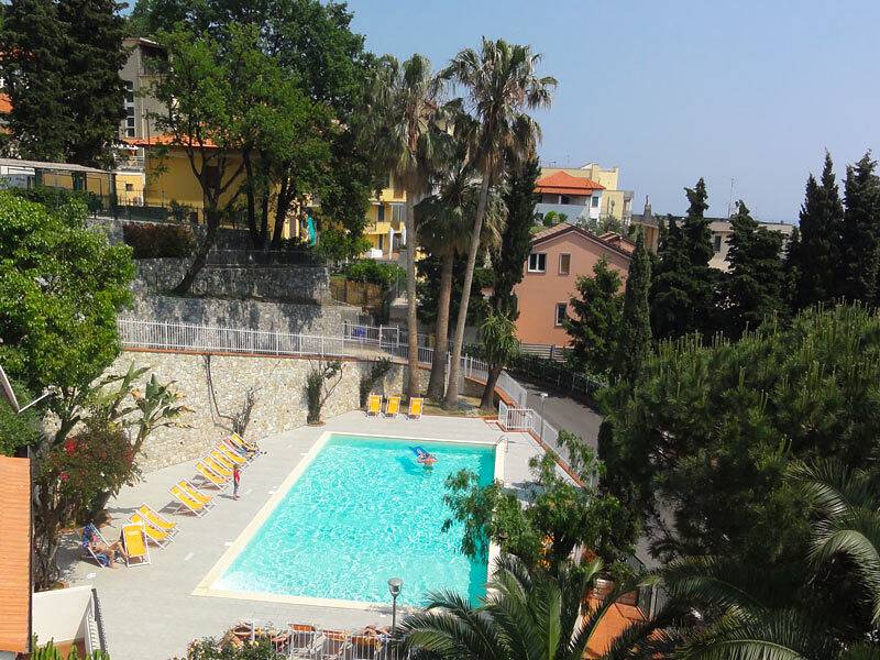 Apartamento entero, Dei Fiori Comfort 5 pax in Pietra Ligure, Pietra Ligure Municipio