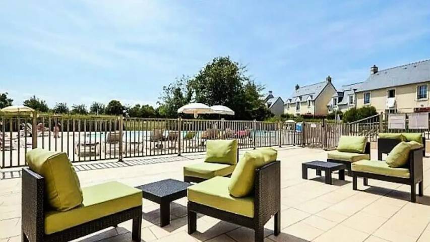 Gîte pour 7 personnes, avec piscine et jardin à Port-en-Bessin-Huppain