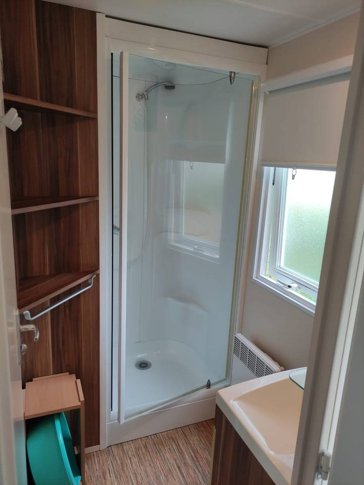 Location de vacances pour 6 personnes, avec terrasse ainsi que jardin et piscine à Angles - 4