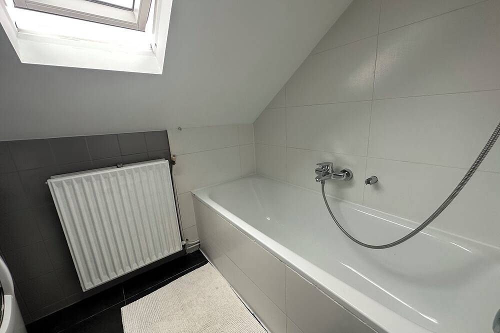 Ganze Wohnung, Maisonette-Wohnung mit 5 bis 3 Etagen in Saint-Gilles (Belgien), Flandern