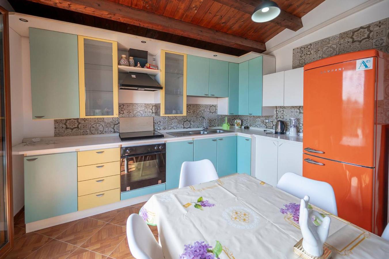 Entire apartment, Apartment 'Jungle Holiday' with Private Pool, Wi-Fi and Air Conditioning in Noto, Avola
