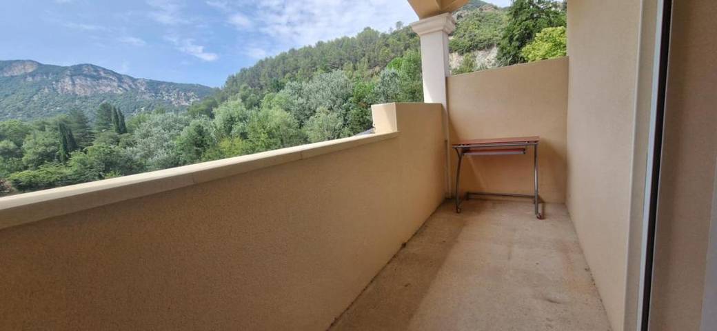 Gîte pour 3 personnes, avec piscine et terrasse ainsi que jardin et vue, animaux acceptés à Aubres - 2