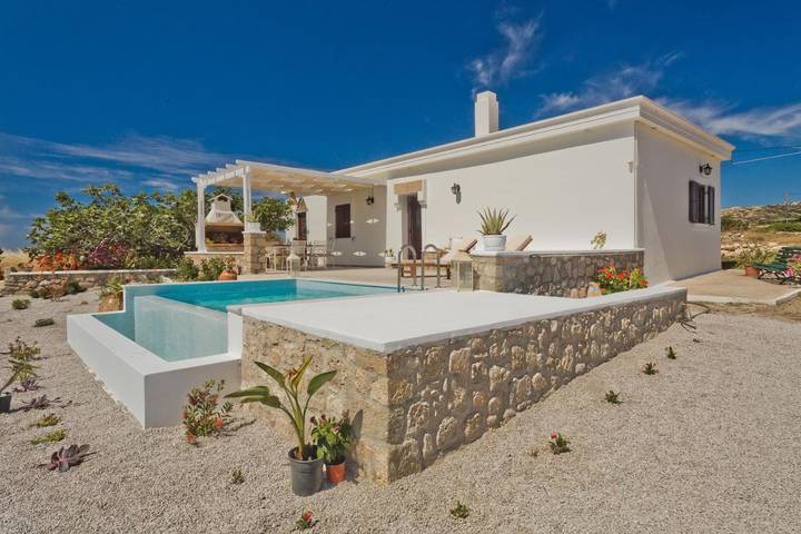 Casa vacanza per 4 persone, con piscina e giardino nonché panorama - 1
