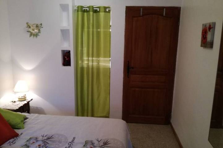 Location de vacances pour 6 personnes, avec terrasse et jardin à Rians - 2