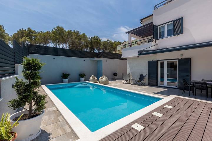Villa for 13 personer, med Balkong / Terrasse og Badebasseng i Split-Dalmatia