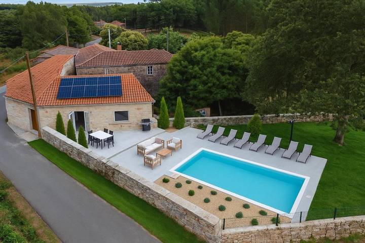 Casa de vacaciones para 8 personas, con jardín y terraza además de piscina y vistas, Se admiten mascotas - 1