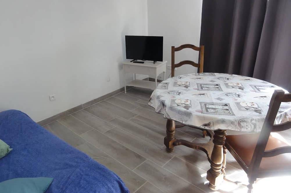 Gite \"le Bagnol\" a corner of paradise in Maubec, Parc naturel régional du Luberon