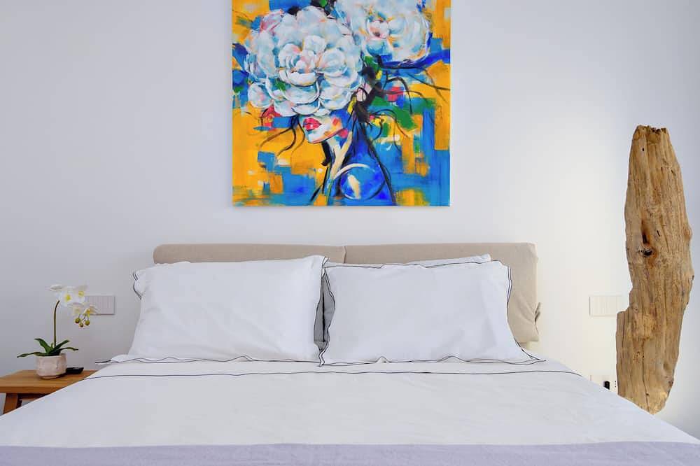 Modern, comfortable villa in Costa Smeralda, Sardinia near Olbia Airport in Spiaggia di Baia Caddinas, Golfo Aranci