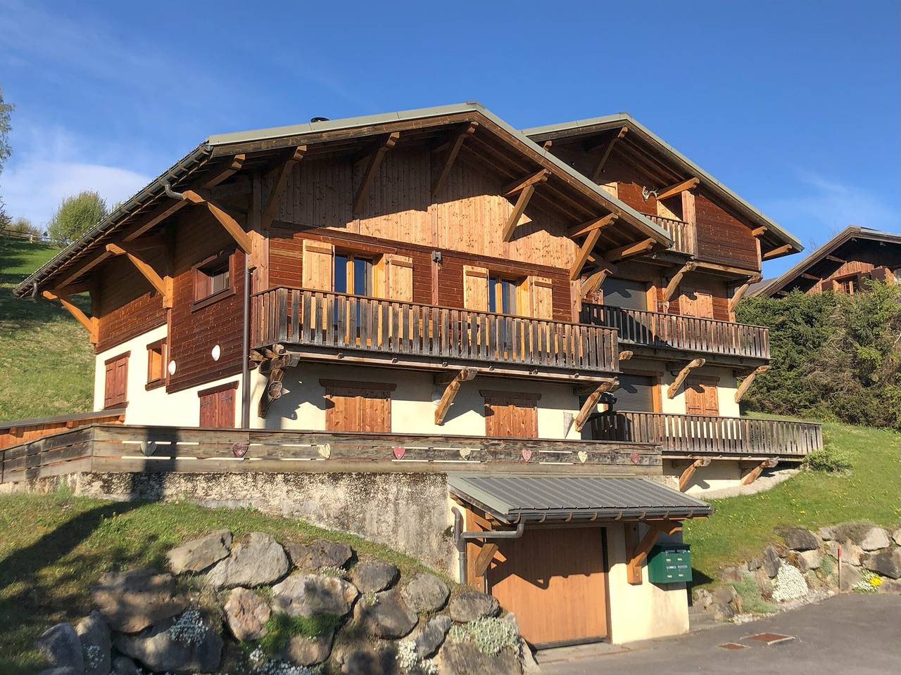 Entire apartment, 2-bed apartment, mezzanine, Mont Blanc view, village nearby, parking in Combloux, Pays du Mont-Blanc