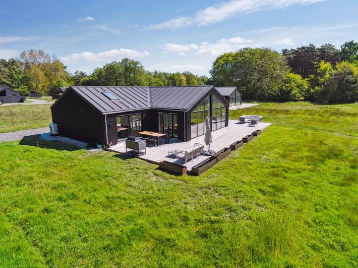 Dom dla 10 osób, z jacuzzi i taras w Bornholm