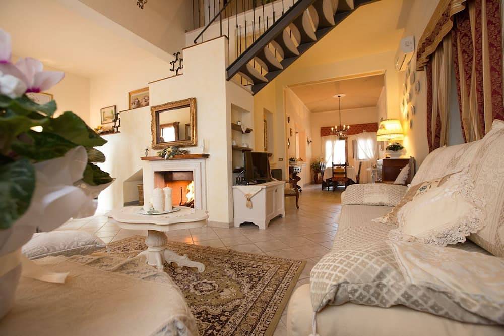 Alleinstehendes Ferienhaus mit  W-Lan, privatem Pool, Klimaanlage, Tv, Innenhof, bei San Gimignano in Iano, Florenz Provinz