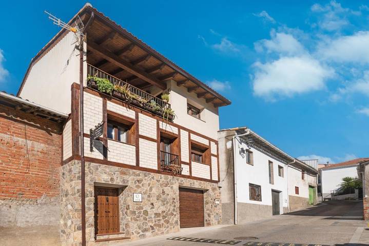 Apartamento para 7 personas, con Balcón además de Terraza y Vistas en Jerte