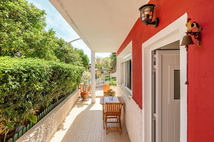 Casa de férias para 2 pessoas, com Terraço e Jardim e ainda Piscina em Alges