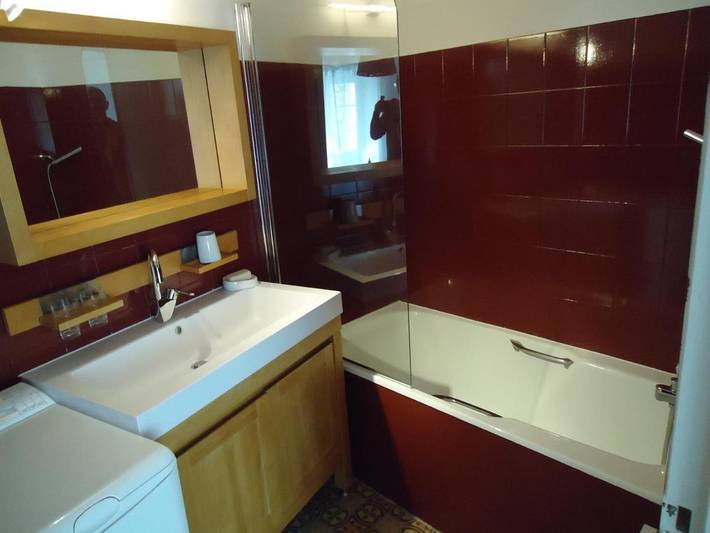 Location de vacances pour 5 personnes, avec vue et jardin, adapté aux familles à Châteauneuf-Val-Saint-Donat - 2