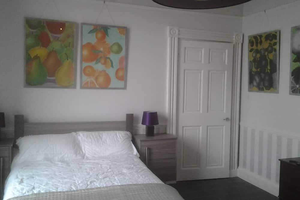 Entire apartment, Stunning Rothesay apartment 201 5 * reviews wonderful views. in Rothesay, Argyll & Bute