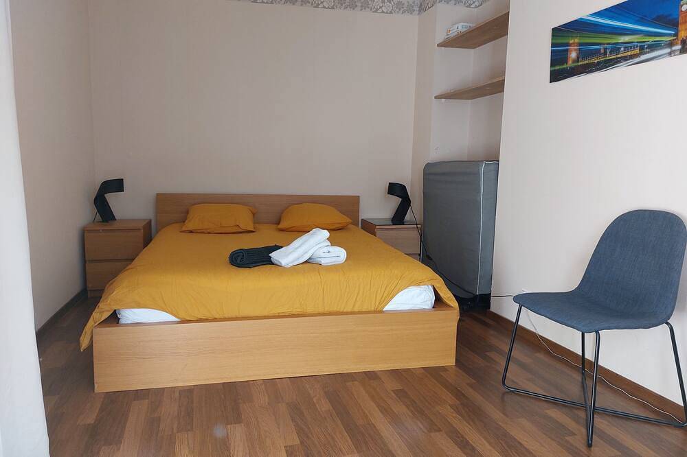 Entire apartment, Le Bullière Charming 60m² heart of town in Rodez, Massif Central