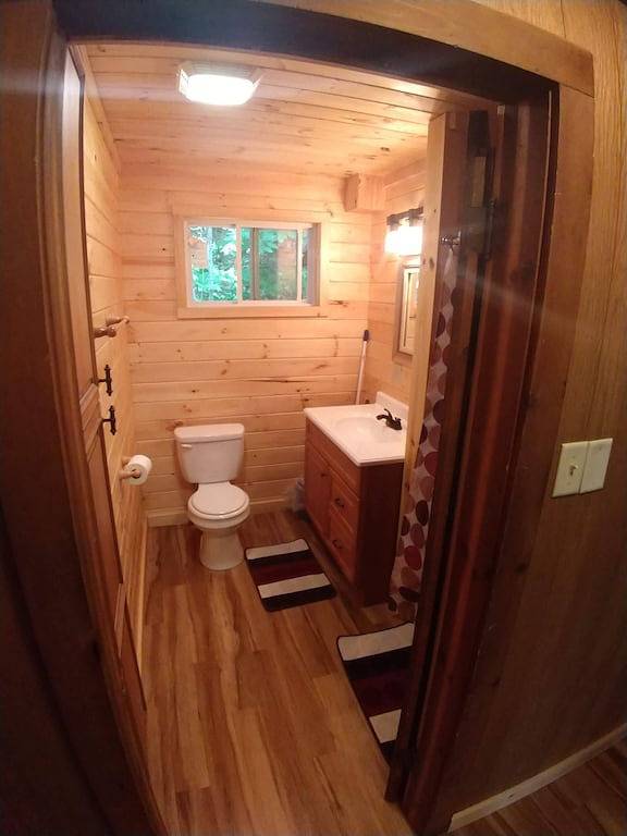 # 7 Adirondack @ Birchwood Cottages am Loon Lake. Familienfreundliche Waterfront in Adirondack Mountains