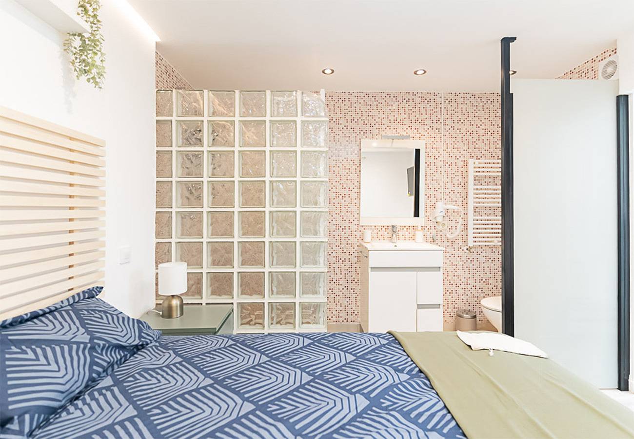 Apartamento vacacional entero, M (Hbe12A2)Sucre: Habitación con confort y esencia in Madrid, Provincia de Madrid