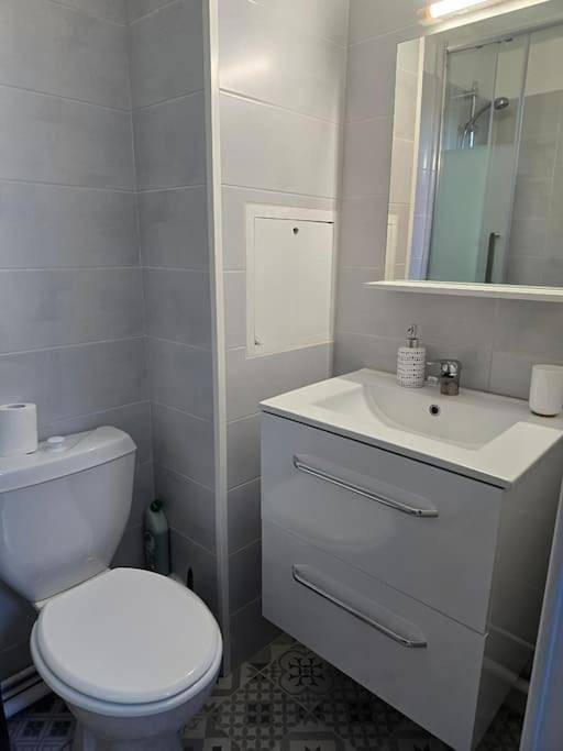Appartement entier, One-Bedroom Apartment in Moëlan-sur-Mer, Côte de Cornouaille