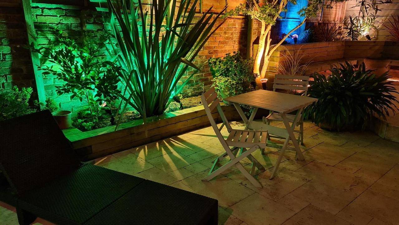 Entire holiday apartment, Cottage Grove Homestay rooms in Portsmouth, South East England