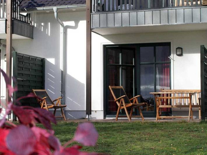 Ferienwohnung für 4 Personen, mit Terrasse und Seeblick in Groß Zicker - 2