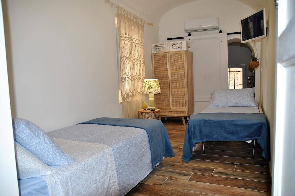 Camera doppia con letti singoli Cajeta con bagno privato in Gaeta, Provincia di Latina