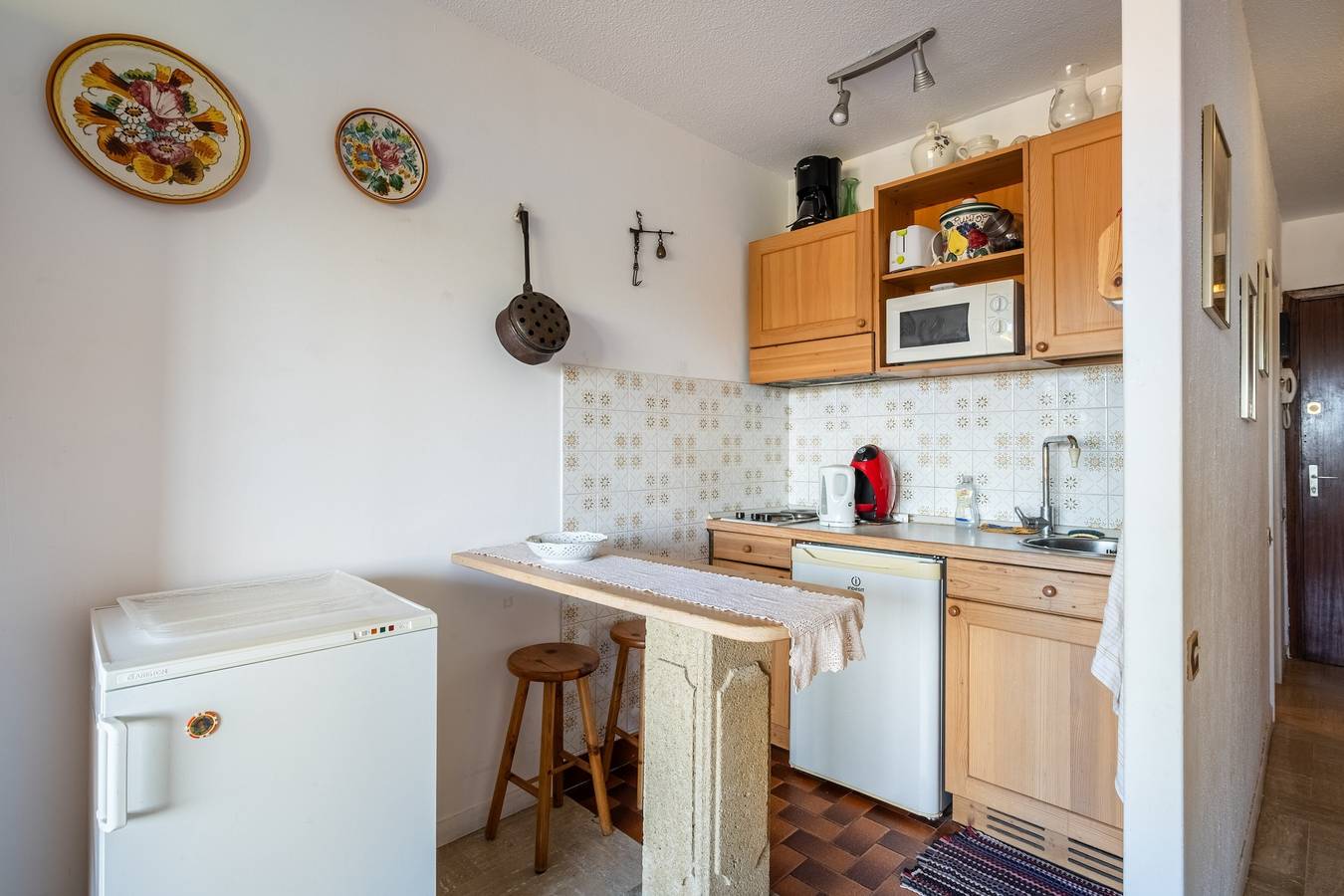 Ganze Wohnung, Apartment 'Pretty Flat in The Sun' mit Bergblick, Gemeinschaftspool und Klimaanlage in Mandelieu-la-Napoule, Massif de l'Esterel