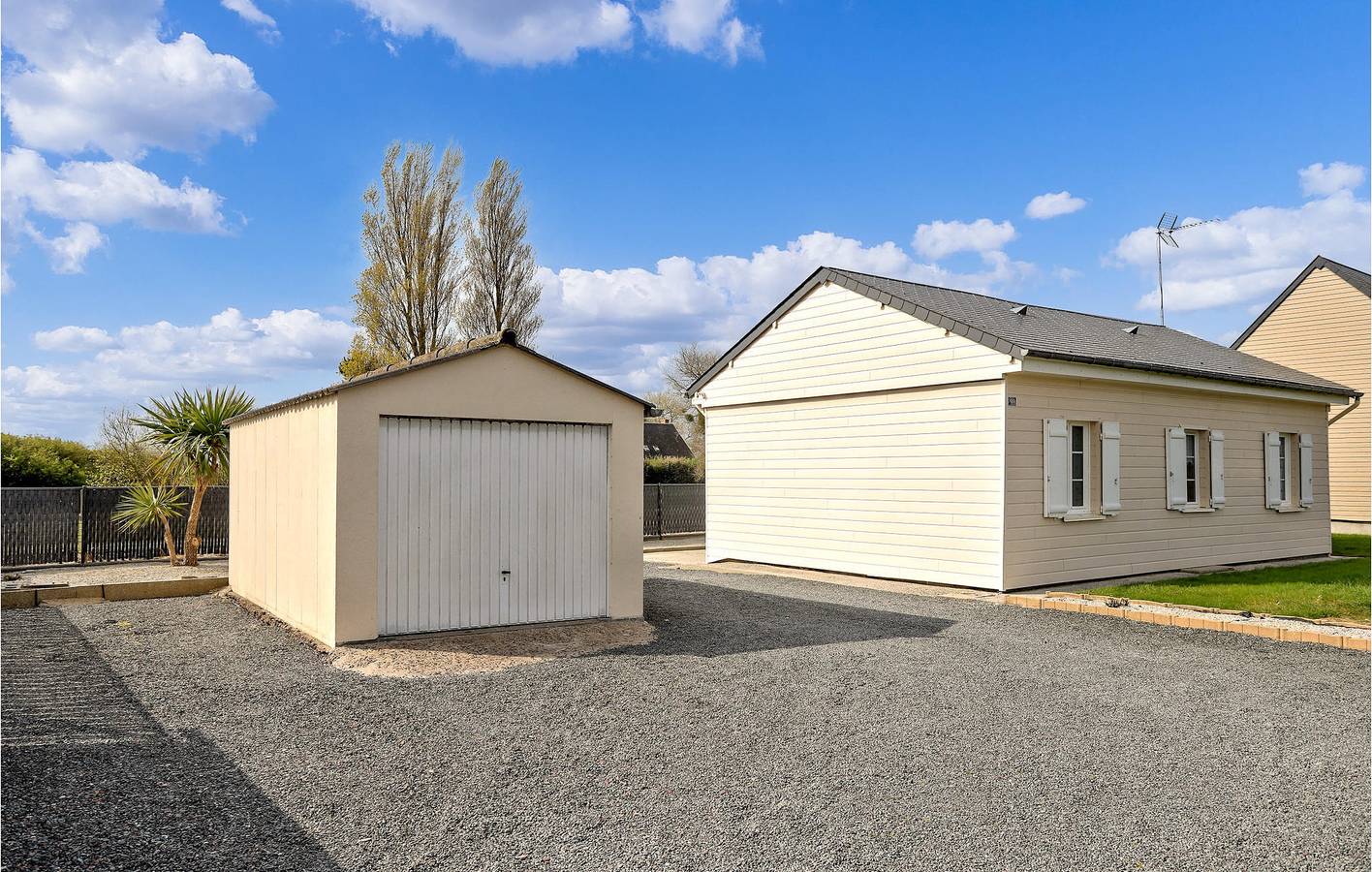 Cozy 75sqm, Parking/Tv/Internet 2.5km de Plage in Créances, Région de Coutances