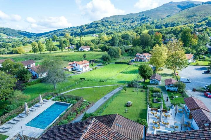 Hôtel pour 2 personnes, avec piscine et vue à Ainhoa - 2