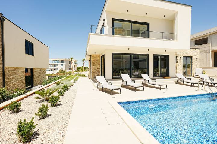 Ferienhaus für 9 Personen, mit Garten und Balkon in Primosten - 2