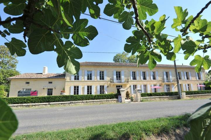 Hôtel pour 2 personnes, avec Terrasse et Jacuzzi ainsi que Jardin et Sauna à Saint-Pey-de-Castets