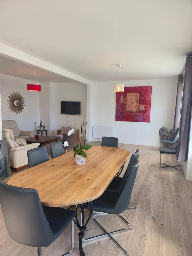 Location de vacances pour 10 personnes, avec Terrasse à Saint-Nicolas-de-Bourgueil