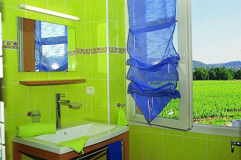 Ganze Wohnung, Gîte Vert D'olive. Gîte de Charme au Milieu des Vignes in Les Arcs (Var), Draguignan Region