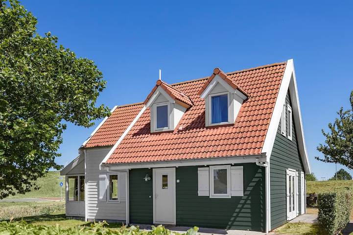 Ferienhaus für 8 Personen, mit Terrasse und Garten sowie Pool in Bruinisse