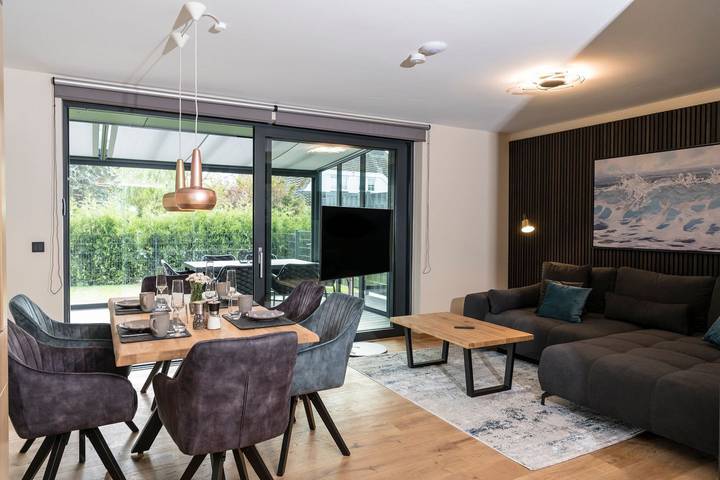Ferienwohnung für 6 Personen, mit Whirlpool und Terrasse sowie Garten und Sauna in Timmendorfer Strand