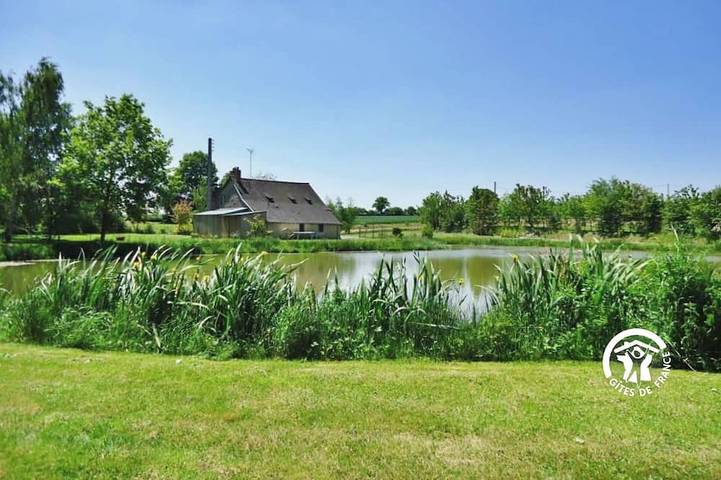 Gîte pour 6 personnes, avec Terrasse et Jardin à Ruillé-le-Gravelais