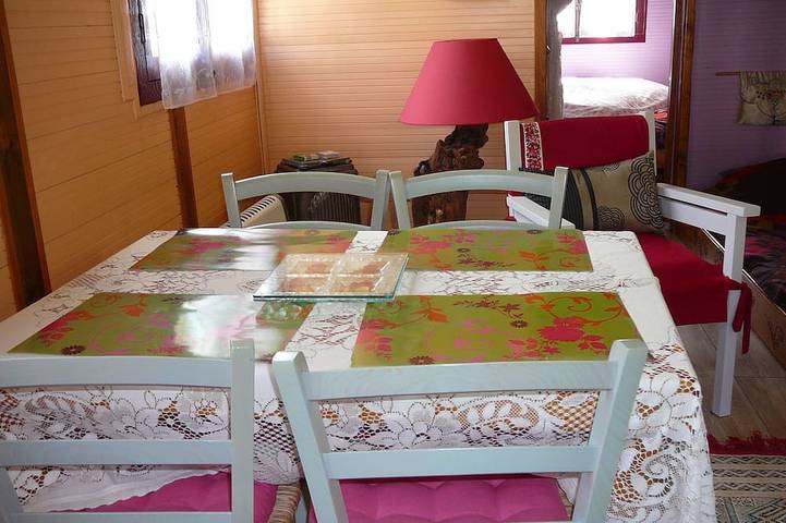 Location de vacances pour 4 personnes, avec piscine ainsi que jardin et balcon à Saint-Chély-d'Aubrac - 2