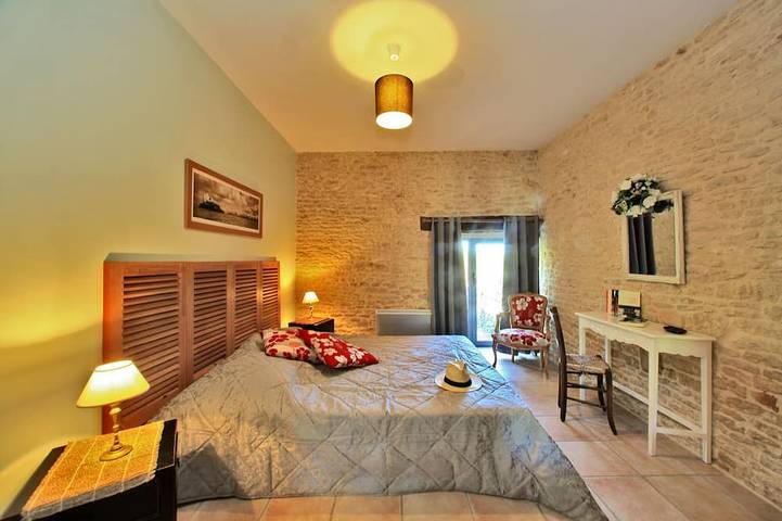 Location de vacances pour 6 personnes, avec terrasse et jardin à La Chapelle-Aubareil - 2