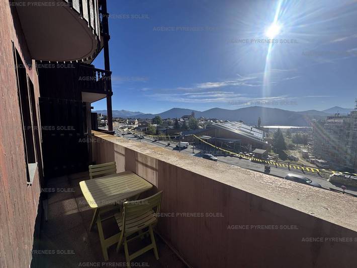 Ganze Wohnung, Gemütliche Ferienwohnung mit Balkon, 2 Schlafzimmer, direkt an Skipisten, nahe Balneotherapie in Les Angles, Parc naturel régional des Pyrénées catalanes