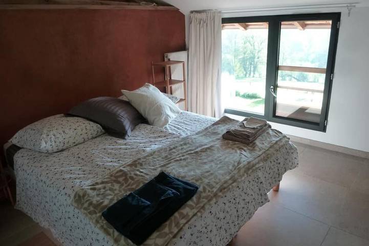 Location de vacances pour 6 personnes, avec balcon et jardin à Montagnat - 4