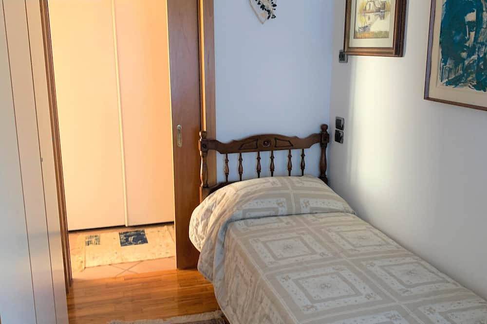Apartamento entero, Spacious and bright apartment with garden in central area in Oderzo, Provincia de Treviso