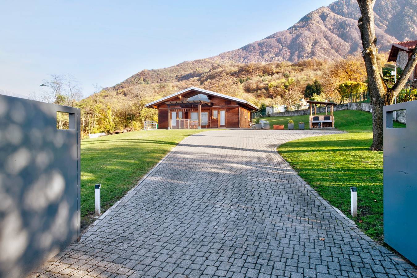 Pet-Friendly Villa "Chalet Inganna" with Lake View, Garden & Wi-Fi in Colico, Alpi Orobie Occidentali