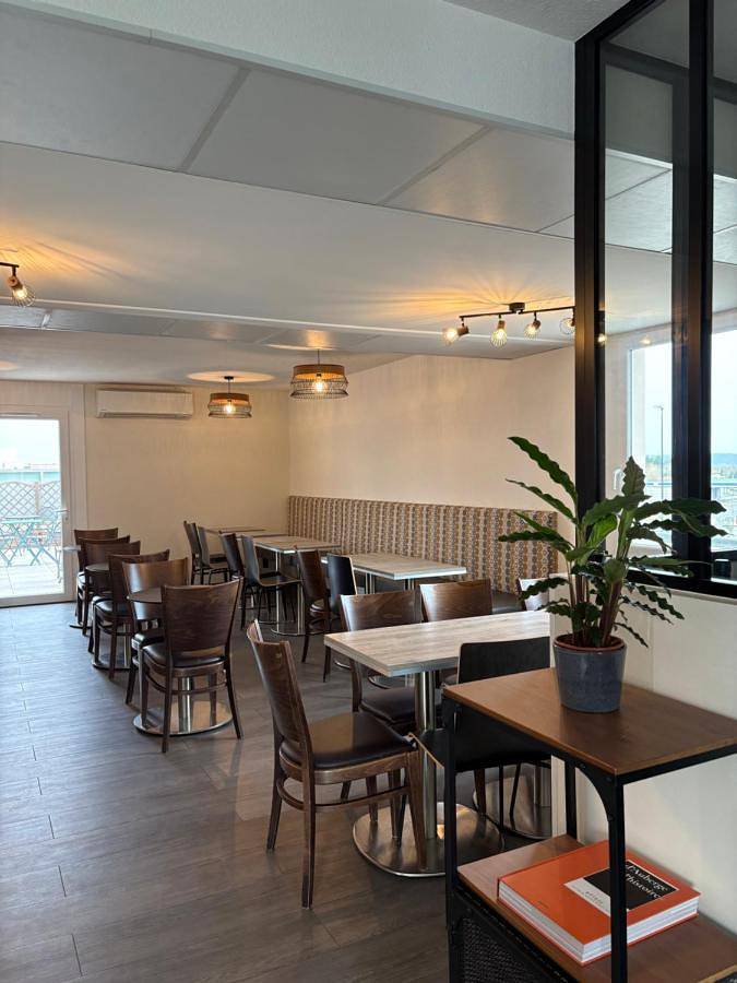 Hôtel pour 2 personnes, avec terrasse à Meyzieu - 4