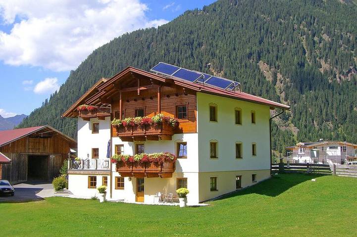 Ferienwohnung für 6 Personen, mit Balkon und Garten in Niederthai